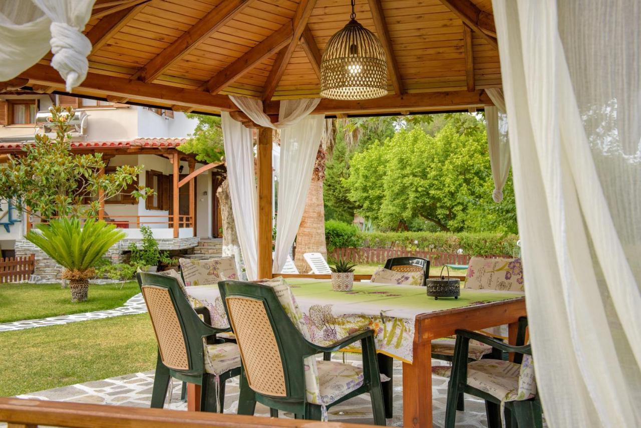 Villa Palmera Ierissos Exterior photo